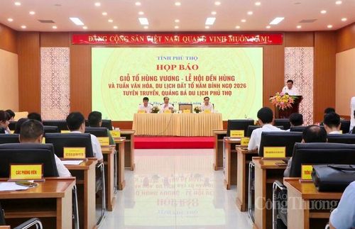 Tỉnh Phú Thọ khôi phục tổ chức Lễ hội Văn hóa dân gian đường phố sau thời gian gián đoạn trong chuỗi các hoạt động của Lễ hội Đền Hùng.