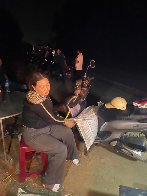 Hai đối tượng Trương Thị Bé và Phạm Thành An bị bắt giữ về hành vi "vận chuyển, tàng trữ trái phép thuốc nổ, vật liệu nổ"