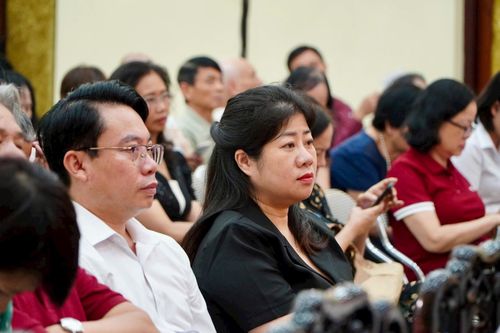 Các đại biểu chăm chú lắng nghe báo cáo kết quả thực hiện Nghị quyết Hội nghị đại biểu nhân dân năm 2025 và phương hướng, nhiệm vụ năm 2026. Ảnh: Tiến Đạt.