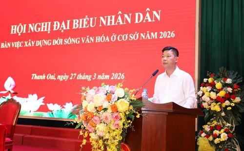 Phó Bí thư Thường trực Đảng ủy xã Thanh Oai Khuất Hữu Tuấn phát biểu chỉ đạo. Ảnh: Mai Quý
