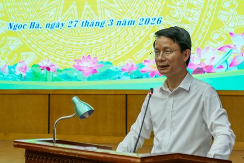 Phó Chủ tịch UBND phường Ngọc Hà Nguyễn Văn Hưng phát biểu tại hội nghị. Ảnh: Duy Khánh