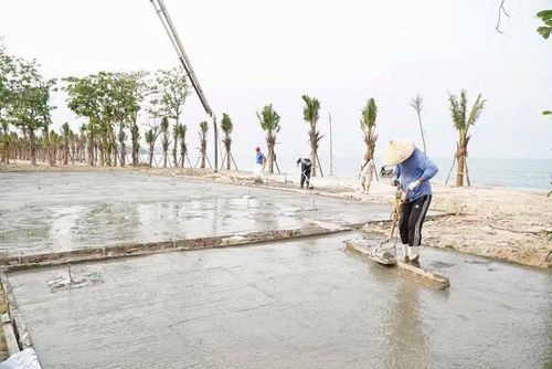 Một trong những hạng mục mà phường Cửa Lò đang tập trung triển khai là xây dựng hệ thống tắm tráng dọc phía đông đường Bình Minh.