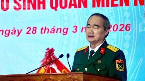 Đồng chí Nguyễn Thiện Nhân, nguyên Ủy viên Bộ Chính trị, nguyên Phó Thủ tướng Chính phủ, nguyên Bí thư Thành ủy Thành phố Hồ Chí Minh phát biểu.