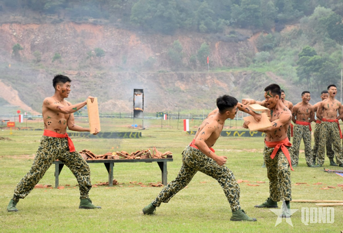"Ra đòn" nhanh, mạnh, chính xác.