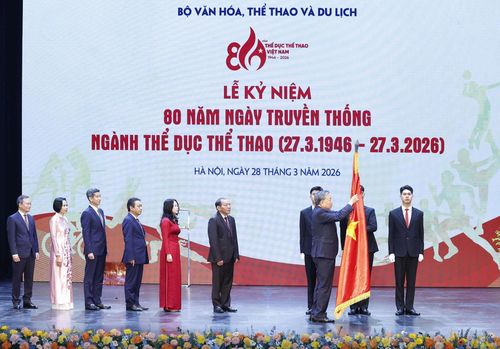 Tổng Bí thư Tô Lâm trao Huân chương Lao động hạng nhất tặng Cục Thể dục Thể thao Việt Nam (Bộ Văn hóa, Thể thao và Du lịch). Ảnh: TTXVN