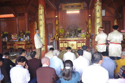 Nghi thức tế lễ được thực hiện trang nghiêm tại chính điện Đền Chín Gian.