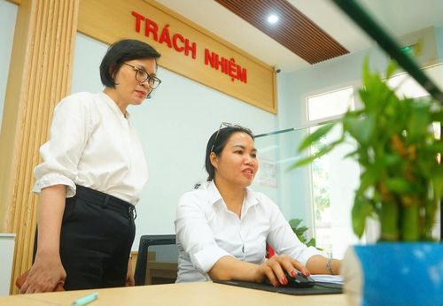 Chuyển đổi số là xu thế tất yếu trong thời đại ngày nay, vì vậy mỗi cán bộ, công chức từ đồng bằng đến miền núi luôn nỗ lực để theo kịp xu thế.