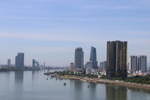 Vùng kinh tế công nghiệp - đô thị, dịch vụ ven biển phía Đông Đà Nẵng đóng vai trò hạt nhân kinh tế đa chức năng. Ảnh: MAI QUẾ