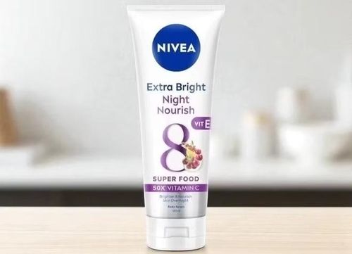Sản phẩm Nivea Extra Bright Night Nourish. Ảnh: Internet
