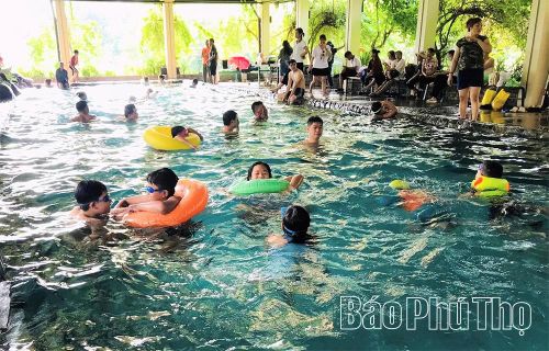 Kim Bôi có nguồn khoáng tự nhiên 34 - 36°C ổn định quanh năm.