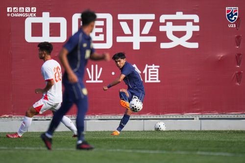  U23 Thái Lan sử dụng đội hình với nhiều cầu thủ giàu kinh nghiệm khi đấu U23 Việt Nam. 