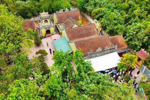 3 tòa thờ chính tại Khu di tích đền thờ Chế Thắng phu nhân Nguyễn Thị Bích Châu (phường Hải Ninh).