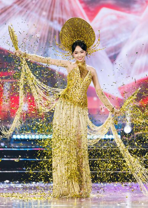 Người đẹp tại đêm chung khảo. Ảnh: MWVN