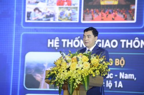 Chủ tịch tỉnh Thanh Hóa cam kết đồng hành cùng nhà đầu tưTỉnh Thanh Hóa cam kết tiếp tục cải thiện mạnh mẽ môi trường đầu tư kinh doanh; bảo đảm môi trường đầu tư ổn định, an toàn, minh bạch và cạnh tranh.