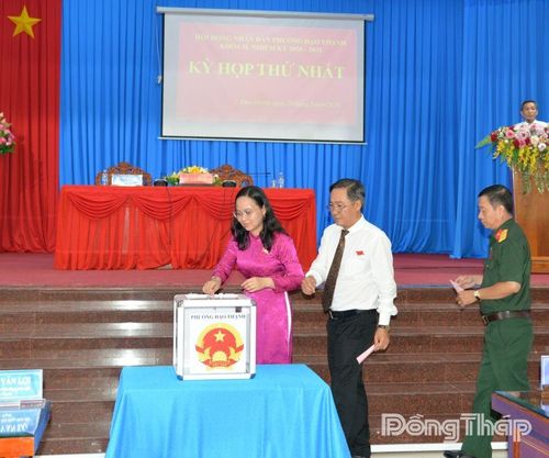 Tại kỳ họp đã tiến hành bầu các chức danh HĐND phường và UBND phường. 