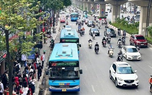 Nếu người dân thay đổi thói quen di chuyển bằng phương tiện công cộng, giao thông tại Hà Nội sẽ ngày một thông thoáng hơn.