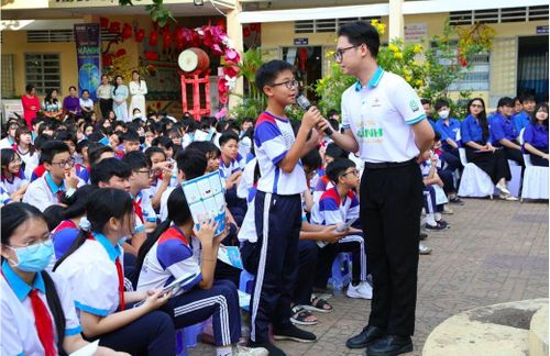 Công ty Điện lực Cần Thơ phối hợp với Sở Công Thương và Thành đoàn Cần Thơ tổ chức lễ phát động chương trình “Toàn dân sử dụng năng lượng tiết kiệm, hiệu quả” gắn với hưởng ứng Chiến dịch Giờ Trái đất năm 2026, thu hút đông đảo đoàn viên, thanh niên và học sinh tham gia. (Ảnh: PC Cần Thơ)