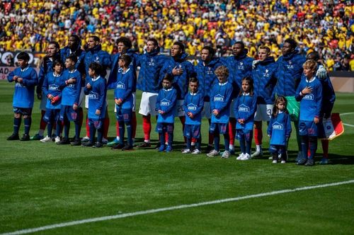  Đội hình B của tuyển Pháp vẫn đủ sức quật ngã Colombia. 