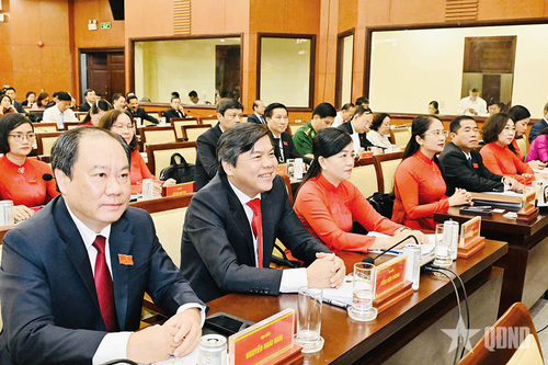  Đại biểu dự kỳ họp thứ nhất HĐND TP Hồ Chí Minh. 