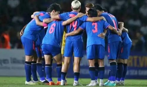 Ở lượt đi, đội tuyển Thái Lan đã nhận thất bại 1-3 trước Turkmenistan do đó đã rơi vào tình thế không còn đường lui.