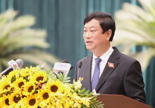 Ông Võ Văn Minh phát biểu tại Kỳ họp thứ nhất HĐND TPHCM khóa XI. Ảnh: Ngô Tùng