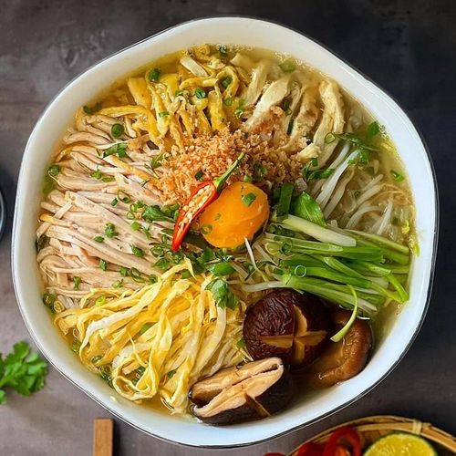 Bát bún thang cực ngon mắt