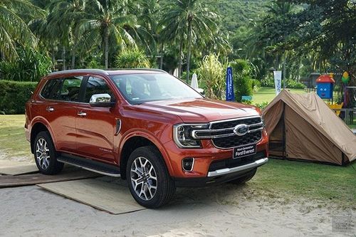 Ford Everest 2026 sở hữu ngoại hình mạnh mẽ và hiện đại