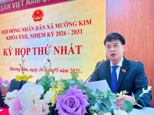 Đồng chí Vũ Văn Nội - Phó Bí thư Đảng ủy, Chủ tịch UBND xã phát biểu nhận nhiệm vụ.