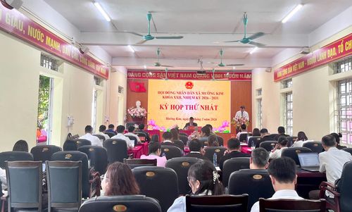 Quang cảnh kỳ họp.