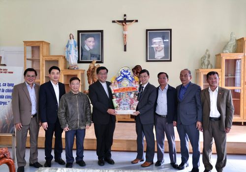 Đoàn thăm Linh mục Nguyễn Thanh Lý, Bề trên Tỉnh dòng Tu hội Truyền giáo Thánh Vinh Sơn