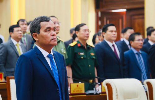 Bí thư Tỉnh ủy Hồ Văn Niên tham dự và phát biểu chỉ đạo kỳ họp