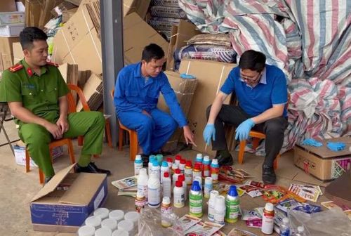 Đường dây sản xuất, mua bán thuốc bảo vệ thực vật giả được triệt phá.