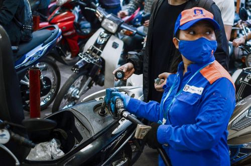 Giá dầu chưa ngừng đà đi lên. (Ảnh: Minh Đức).