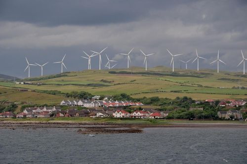 Trang trại điện gió ở North Ayrshire, Scotland. (Ảnh: Wikimedia Commons)