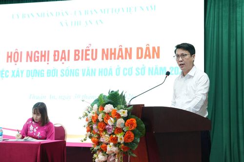 Chủ tịch Ủy ban Mặt trận Tổ quốc (MTTQ) Việt Nam xã Thuận An Nguyễn Văn Đạt phát biểu khai mạc hội nghị. Ảnh Vân Thư