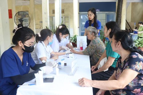 Hà Nội đang thí điểm mô hình chăm sóc sức khỏe ban ngày cho người cao tuổi tại các xã, phường. Ảnh: Thanh Bình
