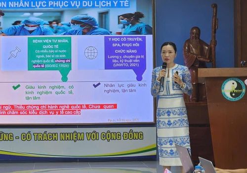 PGS.TS Võ Thị Ngọc Thúy chia sẻ tại hội thảo. Ảnh: Nguyễn Thuận.