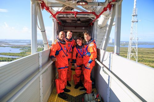 Phi hành đoàn theo thứ tự: Victor Glover, Reid Wiseman, Christina Koch từ NASA và Jeremy Hansen từ Cơ quan Vũ trụ Canada (CSA). Ảnh: NASA.