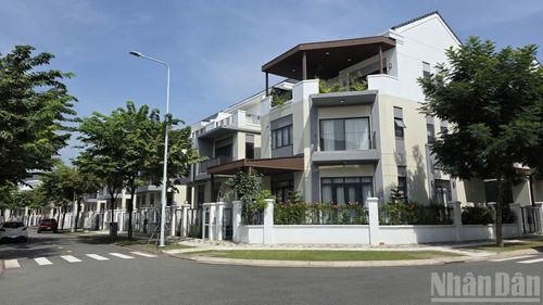 Các khu đô thị ven sông Đồng Nai đều được đầu tư với hạ tầng hiện đại, không gian nhiều cây xanh, hướng đến những khu dân cư hiện đại, đáng sống.