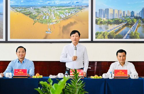 Đồng chí Võ Văn Minh, Phó Bí thư Thành ủy, Chủ tịch HĐND TPHCM phát biểu kết luận. Ảnh: VIỆT DŨNG