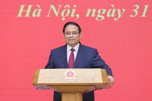 Thủ tướng đề nghị đồng chí Bùi Thế Duy cùng lãnh đạo Đại học Quốc gia Hà Nội phát huy tối đa khả năng của mình, gương mẫu đi đầu, tập trung làm tốt một số nhiệm vụ - Ảnh: VGP/Nhật Bắc.