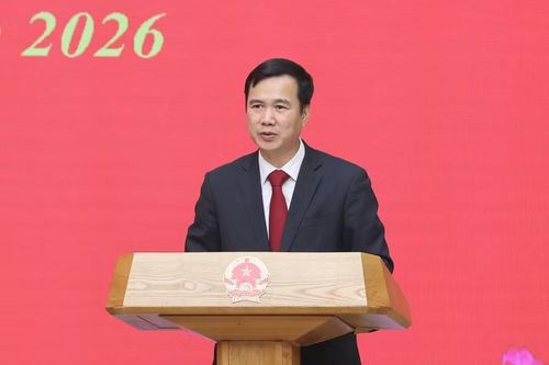 PGS.TS Bùi Thế Duy bày tỏ vinh dự được Đảng, Nhà nước và Thủ tướng Chính phủ tin tưởng giao trọng trách giữ chức vụ Giám đốc Đại học Quốc gia Hà Nội - Ảnh: VGP/Nhật Bắc.