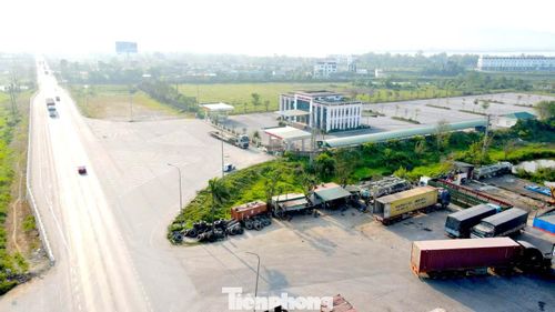 Cuối năm 2023, UBND tỉnh Nghệ An phê duyệt điểm đấu nối bến xe ra vào quốc lộ 1A. Khu Quản lý đường bộ II sau đó cũng cấp phép cho chủ đầu tư triển khai thi công điểm đấu nối tại khu vực này.