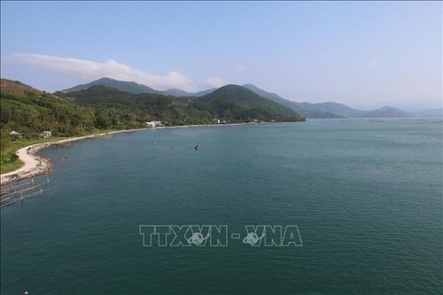 Đầm phá Tam Giang- Cầu Hai, hệ đầm phá nước lợ lớn nhất Đông Nam Á- nhìn từ cửa biển Tư Hiền, xã Vinh Lộc. Ảnh: Hải Âu/TTXVN