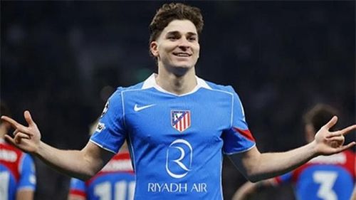 Barca tham vọng sở hữu Julian Alvarez.