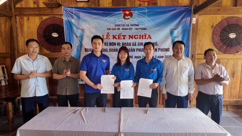 Ký kết quy chế phối hợp giữa Đoàn xã Sin Suối Hồ, Đoàn phường Đoàn Kết và Đoàn phường Tân Phong.