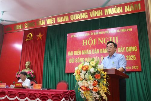 Ủy viên Ban Thường vụ Đảng ủy, Chủ tịch Ủy ban MTTQ xã Trần Trọng Phú kết luận hội nghị.