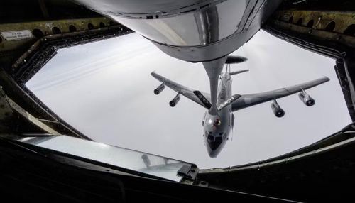 E-3 Sentry được ví như "máy bay mắt thần" nhờ khả năng phát hiện phi cơ từ khoảng cách hàng trăm km.