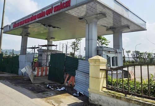 Bến xe Nam Vinh được đầu tư 250 tỉ đồng nhưng vẫn trong tình trạng chưa đưa vào khai thác