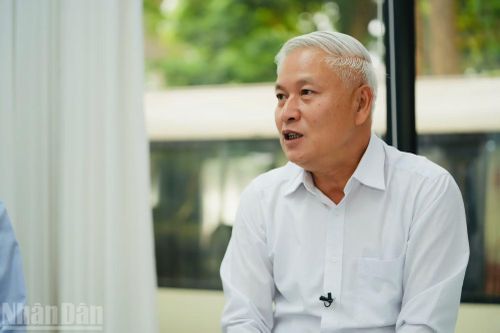  Ông Nguyễn Đức Hùng, Phó Viện trưởng Viện Quy hoạch xây dựng Hà Nội đối thoại với Báo Nhân Dân. (Ảnh: HỒNG QUÂN) 